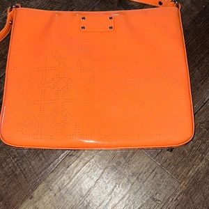 Kate spade cross body orange purse- in good condition